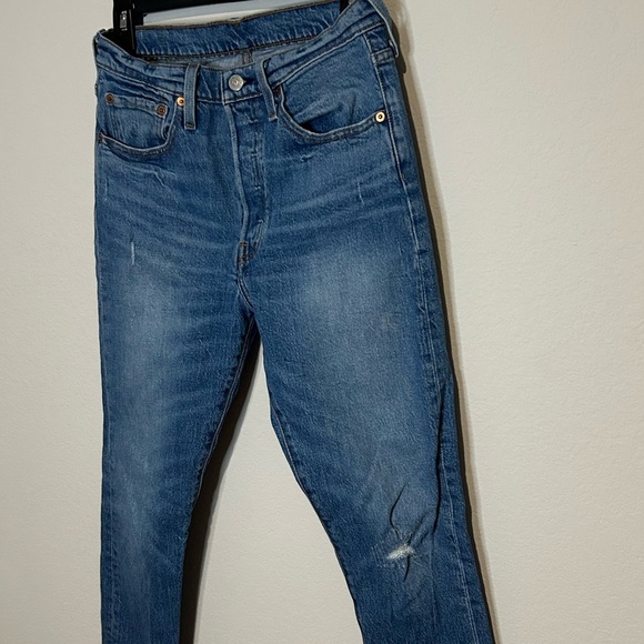 Levi's Women's Blue Jeans - Picture 3 of 8